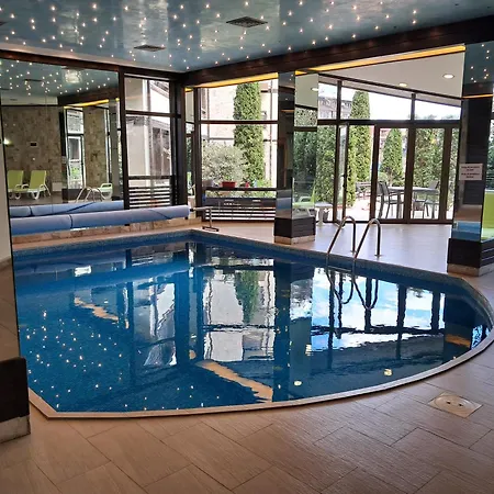 Апартамент Alpine *